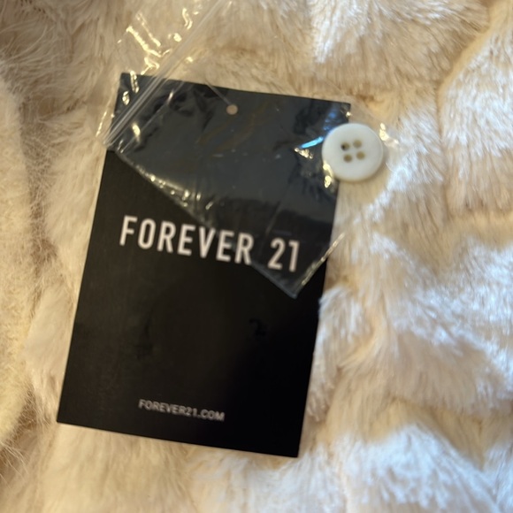 Forever 21 crop fuzzy sweater - Picture 8 of 8